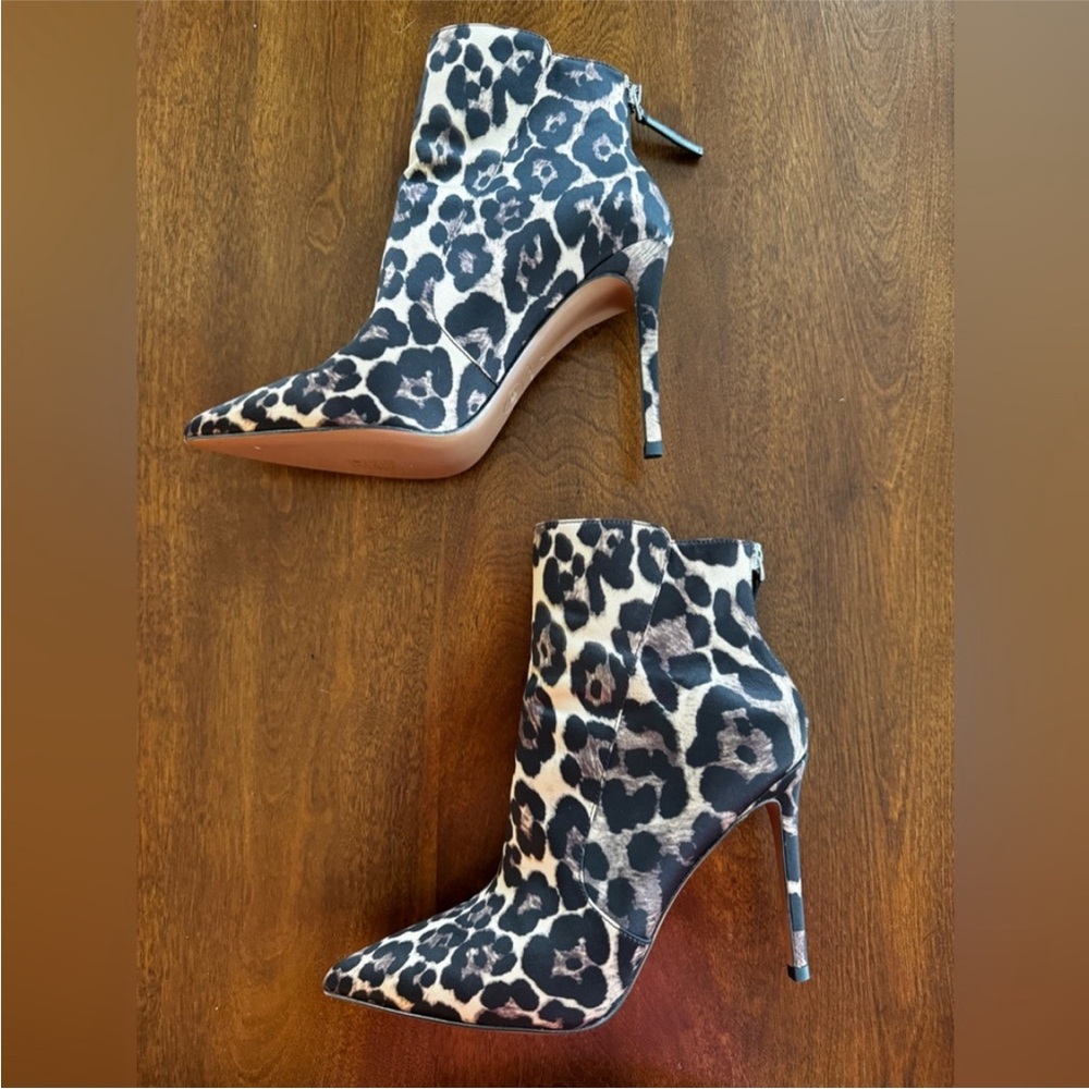 NWT Veronica Beard Leopard Booties